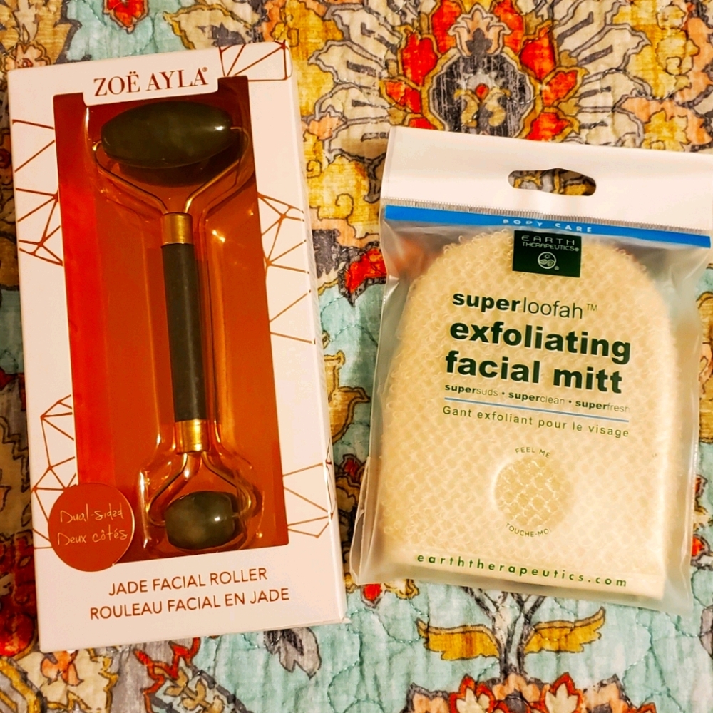 BNIB facial care bundle: NEW jade face roller & NEW exfoliating face mitt loofah
